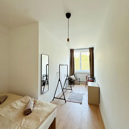 Helles Elegantes Zimmer In Berlin-schoeneberg 5 Apartment *
