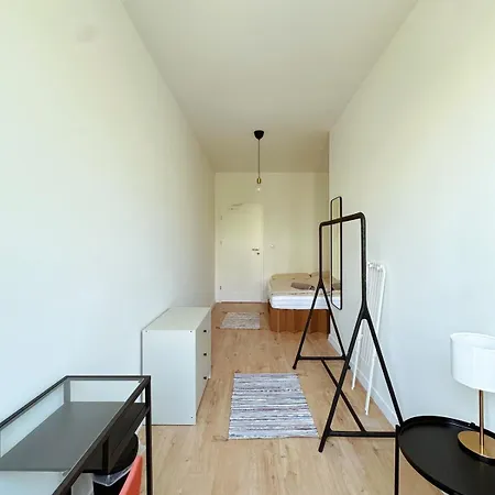 Helles Elegantes Zimmer In Berlin-schoeneberg 5